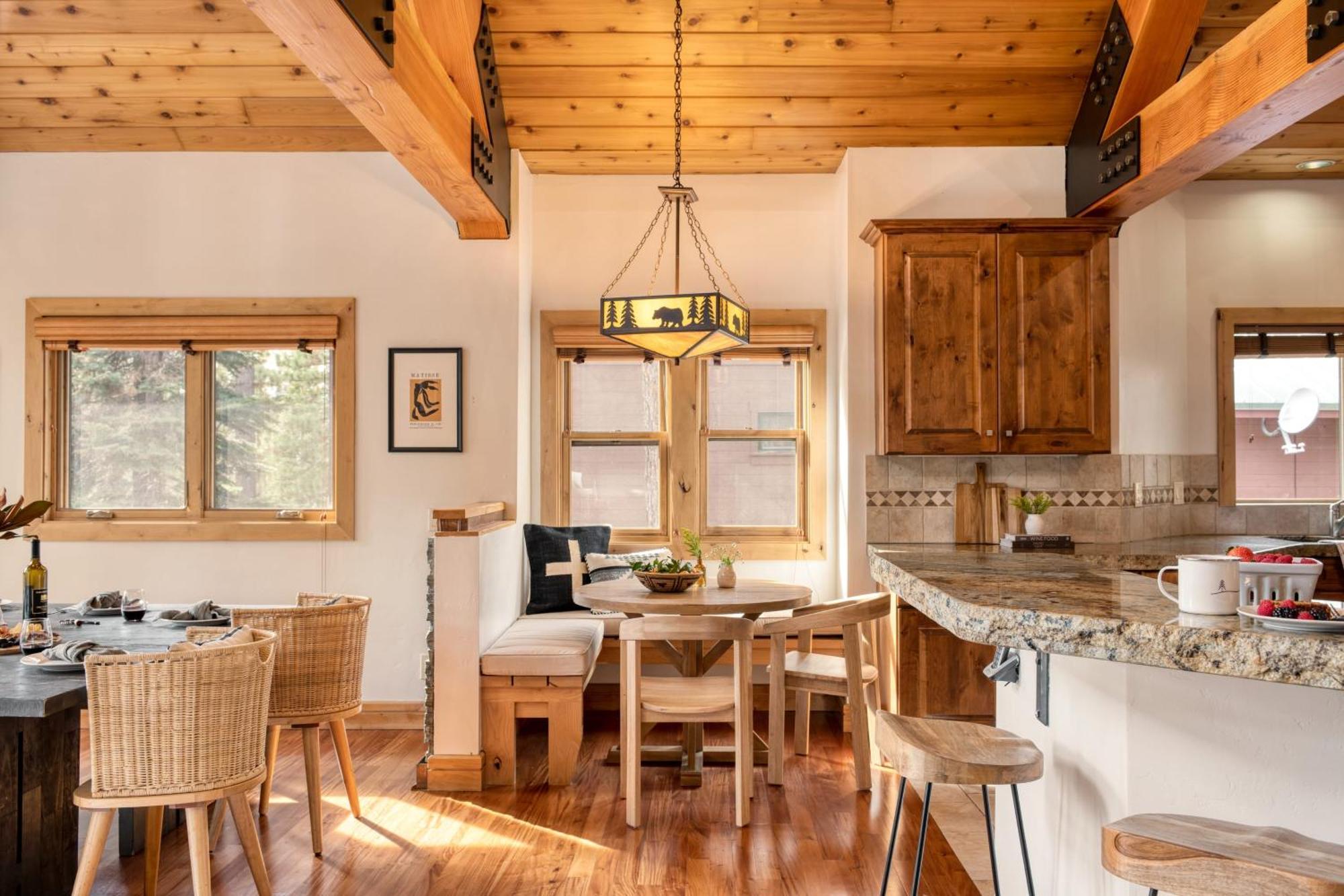 Coyote Moon By Avantstay Cabin Wsauna Mins From Dt Truckee Northstar Экстерьер фото